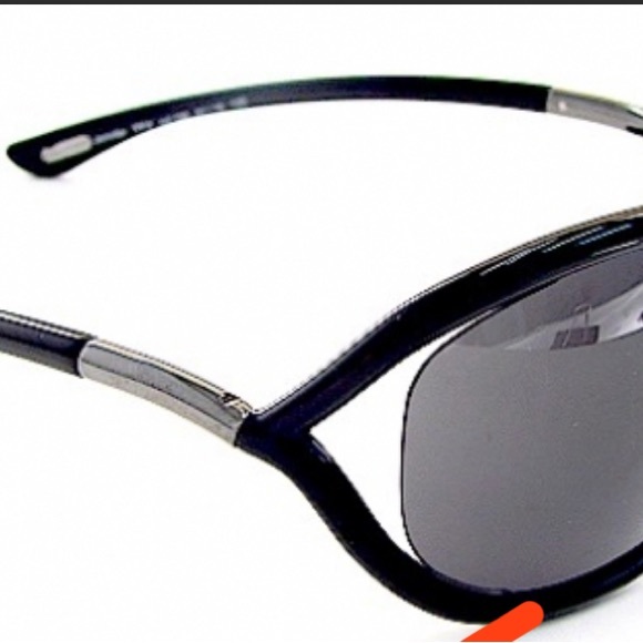 Tom Ford “Jennifer” sunglasses in black - Picture 1 of 9